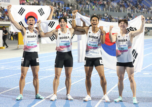 한국 남자<b>계주</b>, 최초의 금메달 멤버는? / 한국 <b>육상</b>의 '젊은 그대', <b>희망</b>...